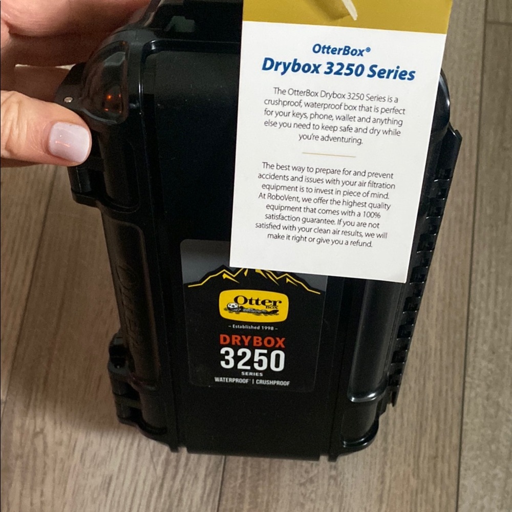 OtterBox Black Drybox 3250 Series - Picture 3 of 4
